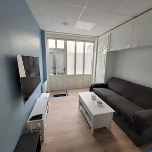  Appartement Bien équipé Au Calme à Montmartre